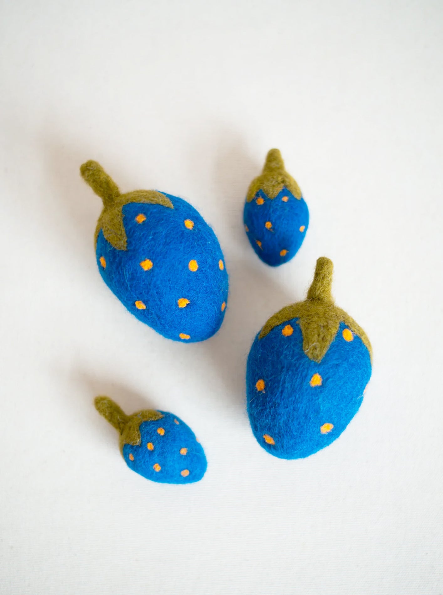 BLUE STRAWBERRY WOOL DOG TOY - Biscuit & Bell