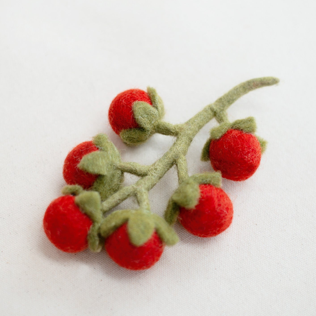 Cherry Tomato Vine Wool Dog & Cat Toy